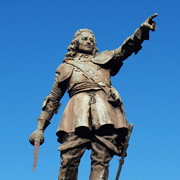 Statue of John Hampden in Aylesbury's Market Square