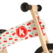 A Kurve Icon Balance Bike